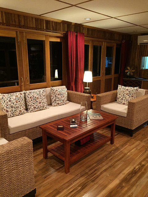 Pandaw Cruises RV Champa Pandaw Interior Restaurant 4.jpg